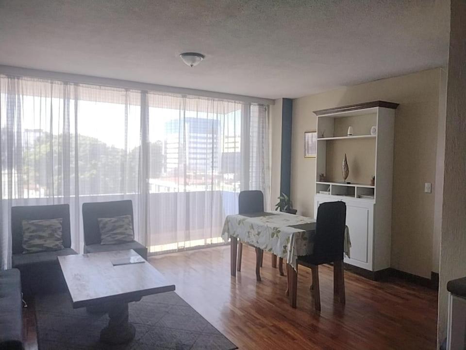 505 Cortijo Reforma Zona 9 * גואטמלה